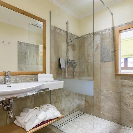 Hotel-restaurant Kirchenwirt Hotel Weissenkirchen in der Wachau