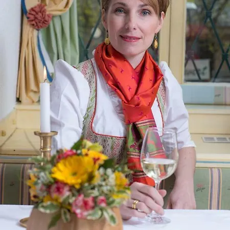 Hotel Hotel-restaurant Kirchenwirt Weissenkirchen in der Wachau