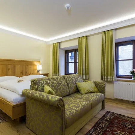 ホテル Kirchenwirt Restaurant Wachau ヴァイセンキルヒェン・イン・デア・ヴァッハウ