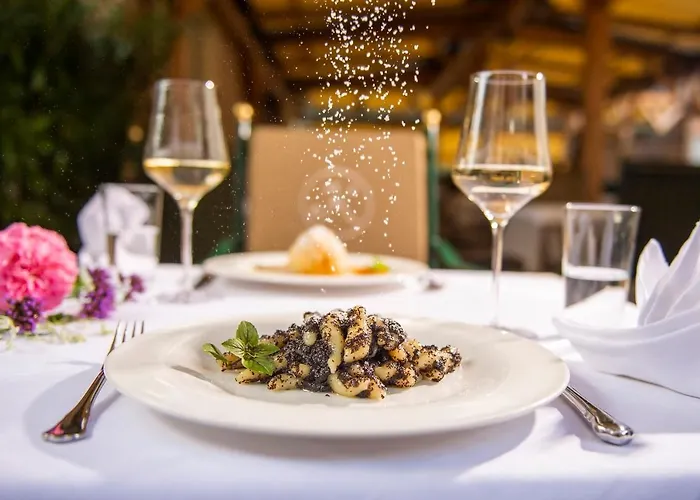 Kirchenwirt Restaurant Wachau Hotel 4*