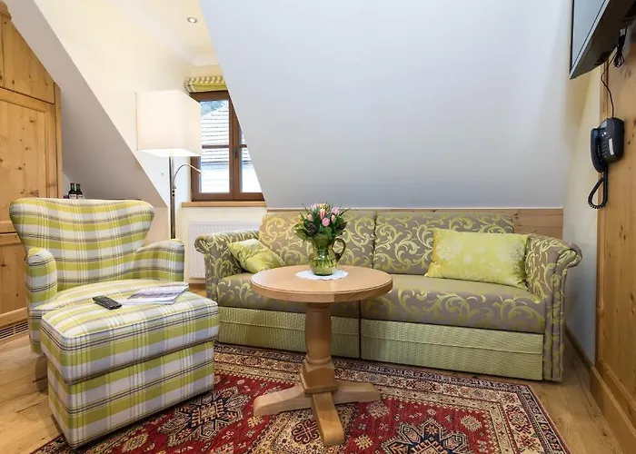 ホテル Kirchenwirt Restaurant Wachau