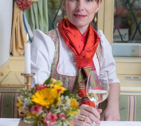 ホテル Kirchenwirt Restaurant Wachau ヴァイセンキルヒェン・イン・デア・ヴァッハウ