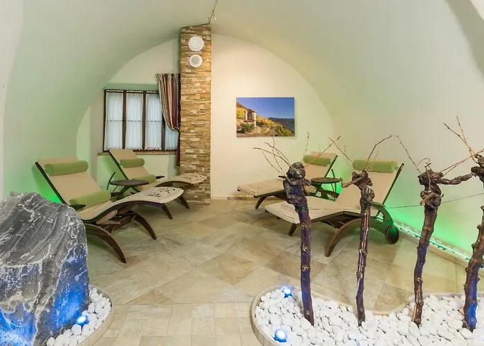 Kirchenwirt Restaurant Wachau ホテル ヴァイセンキルヒェン・イン・デア・ヴァッハウ